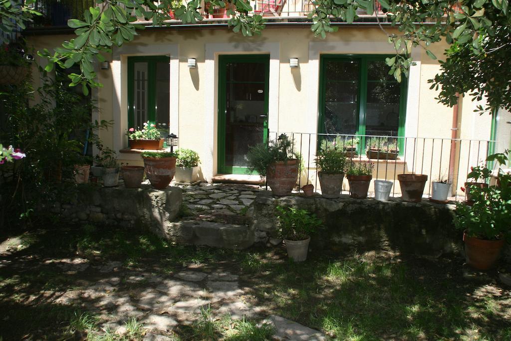 B&B Sallent Exterior photo