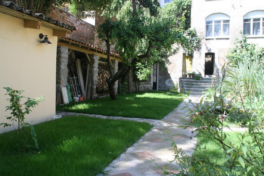B&B Sallent Exterior photo